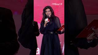 Sushmita Sen Presenting The Audi Iconic Artist award to Zeenat Aman | Women In Entertainment 2025