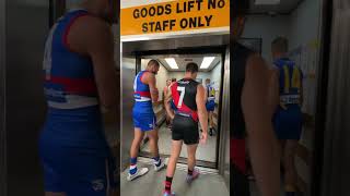 FILE UNDER: Things you don’t see everyday 🧐 #afl #footy