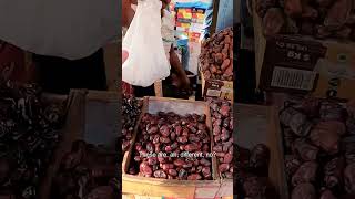 Luke Damant buys fresh dates in India 🇮🇳 #shorts