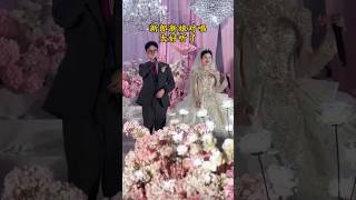 ✨ 新郎新娘深情对唱，歌声交织如丝般柔软，仿佛诉说着他们最甜蜜的誓言，每一个音符都满载着爱的承诺。“两颗心的合唱，是爱情最美的旋律。” ✨ #婚礼现场 #深情对唱 #爱的旋律