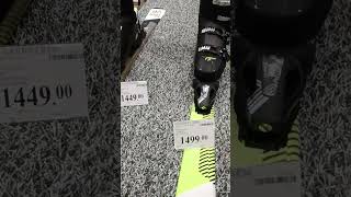 逛商场看到一副滑雪板1499元贵不贵？