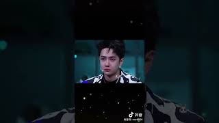 他爱上了一颗寂寞的星星，唱的好深情....祝愿：🥰🥰哥哥们幸福快乐