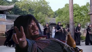 Kung Fu Movie! The drunken beggar is actually a hidden master of martial arts!
