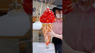 総重量7キロを超える日本一巨大ないちごパフェ🍓 #japanesefood