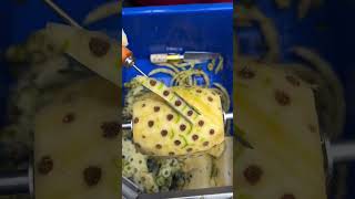 How to peel pineapple quickly