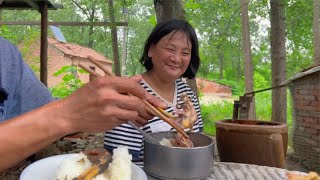 韩梅不能吃硬的东西，今天给她做个软烂的茶叶鸡！