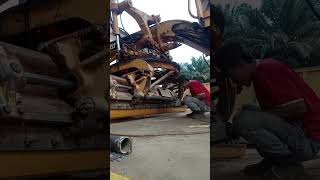 Ganti Pisau/Front Blade Motor Grader #viral #infootomotif #vídeoviral #fyp
