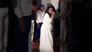ሲቲና ታዬ ኧምር ኤኤድ አትሜደ ከመድረክ ስትቀውጠው ተጋበዙልኝ