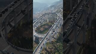 山西天龙山盘山公路，三层环绕上升网红路，一个敢设计，一个敢施工，中国基建就是牛！