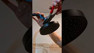 Installing a new shower arm and rain showerhead 🚿💦 #plumbing #plumber #asmr #diy