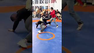 男女摔跤 #douyin抖音 #推荐 #热门话题 #热门  #搞笑 #大熱門 #推荐 #judo