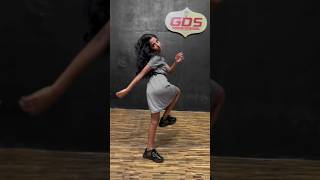 Shaukan | Ulajh | Janhvi Gulshan Roshan | #trending #ytshorts #dance #shortfeed @Nidhi29-ke8dz