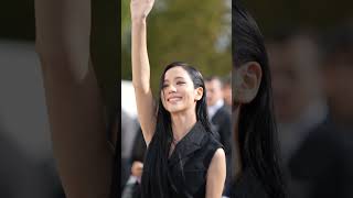 It's #KimJisoo's 30th birthday! 👑💗 How you like that? #Blackpink (🎥: Getty)