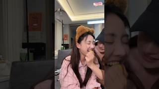 Cute apple bite🍎 白昕怡朱一未🎠🔒🔒#白昕怡朱一未 #baixinyi_zhuyiwei #zhuyiweibaixinyi #chunhatvibachhandi