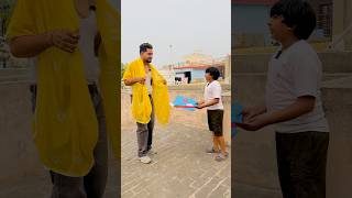 Bache ne kite ke colours walli t shirt mujhe dede magic se 😍🪁#kiteflying #kite #patang #magic