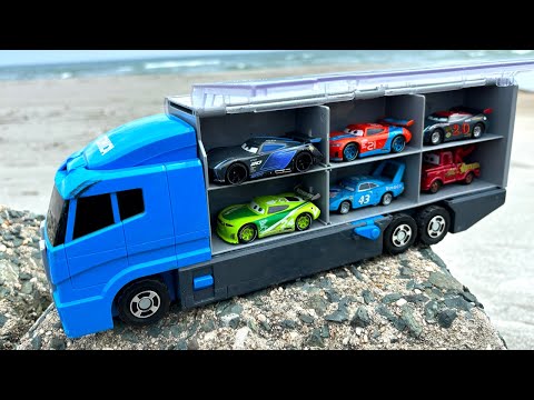 24 types of Tomica (Disney Cars, etc.) & blue and gold cleaning convoy (sand and sea)