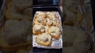Chicken Alfredo garlic bread! #cooking #garlicbread #alfredo #stayhungry #food