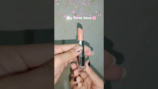Must have glittery lipstick #cleangirlaesthetic #lipstickmusthave #usefultips #lipstickhacks