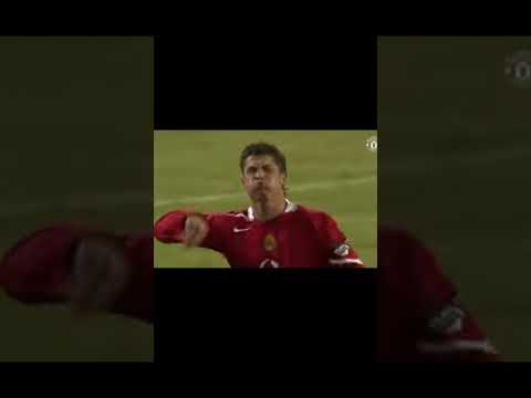 Ronaldo scoring from middle