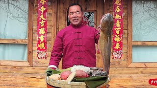 Roast Huge Fish with Charcoal and Eat with my Wife, so Hot and Spicy | Uncle Rural Gourmet