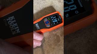 I-TILE SHOWER MOISTURE DETECTION  WITH KLIEN MOISTURE METER WATCH IT WORK