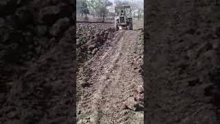 escort 335 cloud mein chal raha hai