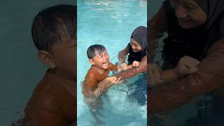 RAKA NGAMUK DI KOLAM RENANG ‼️ #minivlog #hiburanshorts #anakdesa #vlog