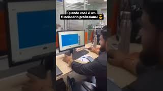 Funcionário Profissional #vidadedev #humornaprogramação #dicasdev #memes