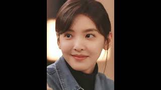 他塗藥的時候非常細心。 #baijingting #zhangruonan #shorts  #cdrama #dramachina #chinesedrama #drama #白敬亭 #章若楠