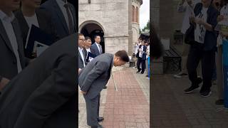 우원식국회의장,  허리깊숙히 인사한 분들은?#국회#민주화운동#우원식#서울주교좌성당#shorts