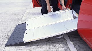 豐田混能的士斜台安裝示範 Toyota Comfort Hybrid Taxi Ramp Installation