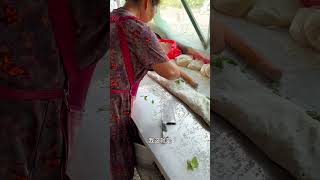 阜阳最便宜的地锅咸馍，一块五一个，两个咸馍配上一碗面鱼茶吃到饱#路边摊美味