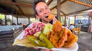 Street Food in Guatemala!! 🥓 CRISPIEST CHICHARRON with Jalapeños!! 🫑