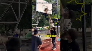 他甩鞋砸籃筐…結果悲劇了！ 👟🏀（lG：@china basketball association）