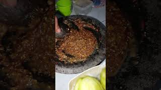 membuat rujak mangga
