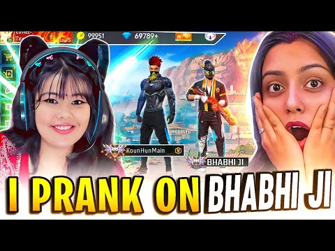 PRANK ON BIG V BADGE YOUTUBER 😈 WIFE 😂 बेचारी 💔BHABHI JI को पता ही नहीं 😳#prank - Garena Free Fire