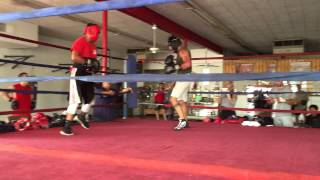 165lb Vegan boxer (green shirt) vs 185lb meat eater (red shirt) in light sparring match