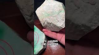 适合做什么呢？你们有没有想法？#翡翠人的日常 #翡翠原石 #冰种翡翠 #大自然的馈赠 #珠寶首飾 #翡翠 #翡翠原石 #緬甸翡翠 #缅甸翡翠玉石 #緬甸翡翠賭石 #賭石