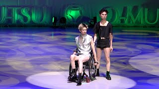「未来のおむつ」をＰＲ　万博会場でファッションショー