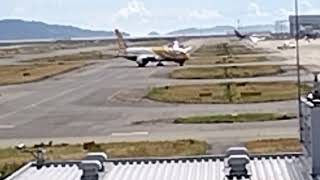 🛫関空展望ホール Sky View(スカイビュー)から見た飛行機が離陸する所です。🛬2024/08/24