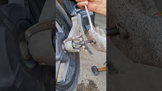 click 125 wheel support removal #kapartnersatrabaho #gearpuller #bearingpuller