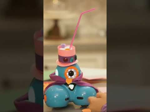 Wonder Workshop Dash: Voice-activated robotic robot for children, fostering digital citizenship.