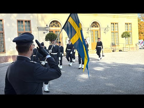 2024-10-16 Onsdag Drottningholms Slott vaktavlösning Ing 2 Eksjö-FMTS Försvarsmaktens tekniska skola