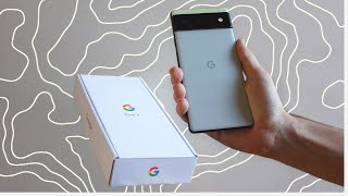 Unboxing the special French Pixel 6 box