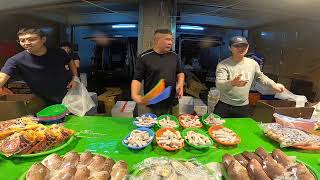 快休息就是撿便宜的時間到了 士官長賠錢就是要把他們拼掉 新營市場成功街42號 士官長海鮮叫賣 海鮮拍賣 叫賣哥 seafood auction