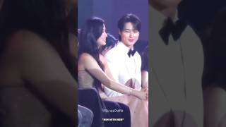 💙 him with her 💛🥰😍😊 #byeonwooseok #kimhyeyoon #lovelyrunner #김혜윤 #변우석 #선재업고튀어 #baeksangartsawards