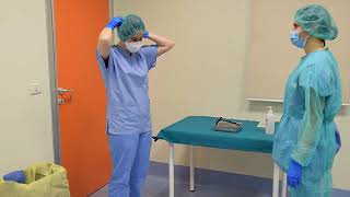 CORONAVIRUS COVID-19. Procedure to assist patients. Wearing Personal Protective Equipment (PPE)
