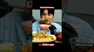 #닭발 #슈바인학센 #무뼈닭발 #Schweinshaxe #통족발 #JOKBAL #PORKFEET #豚足 #먹방 #asmr #mukbang #eating #shorts