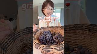 Homemade grape wine 🍷 Let’s make some 2 ingredients grape wine: 🍇 + sugar~