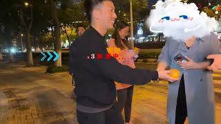 摆摊老公上新项目啦！冰糖烤梨10块一大碗，全是料，小摊更热闹了